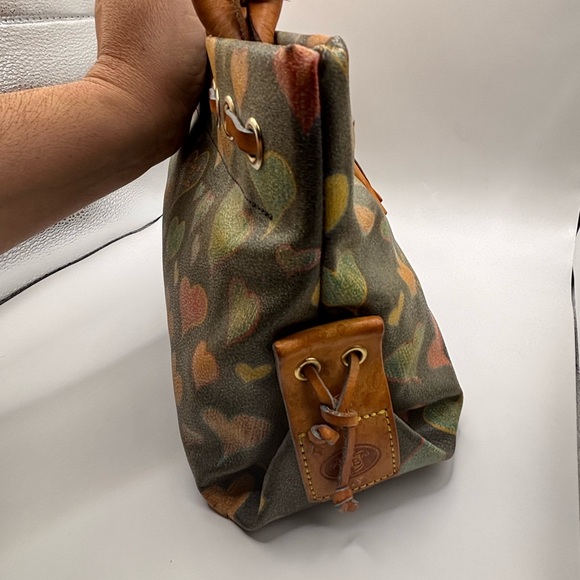 Dooney & bourke vintage heart tote bag with leather trim - Picture 5 of 9